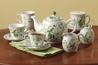 Porcelain 11-pc On The Vine Tea Set