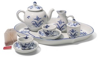 Porcelain 8-pc Williamsburg Collector's Tea Set